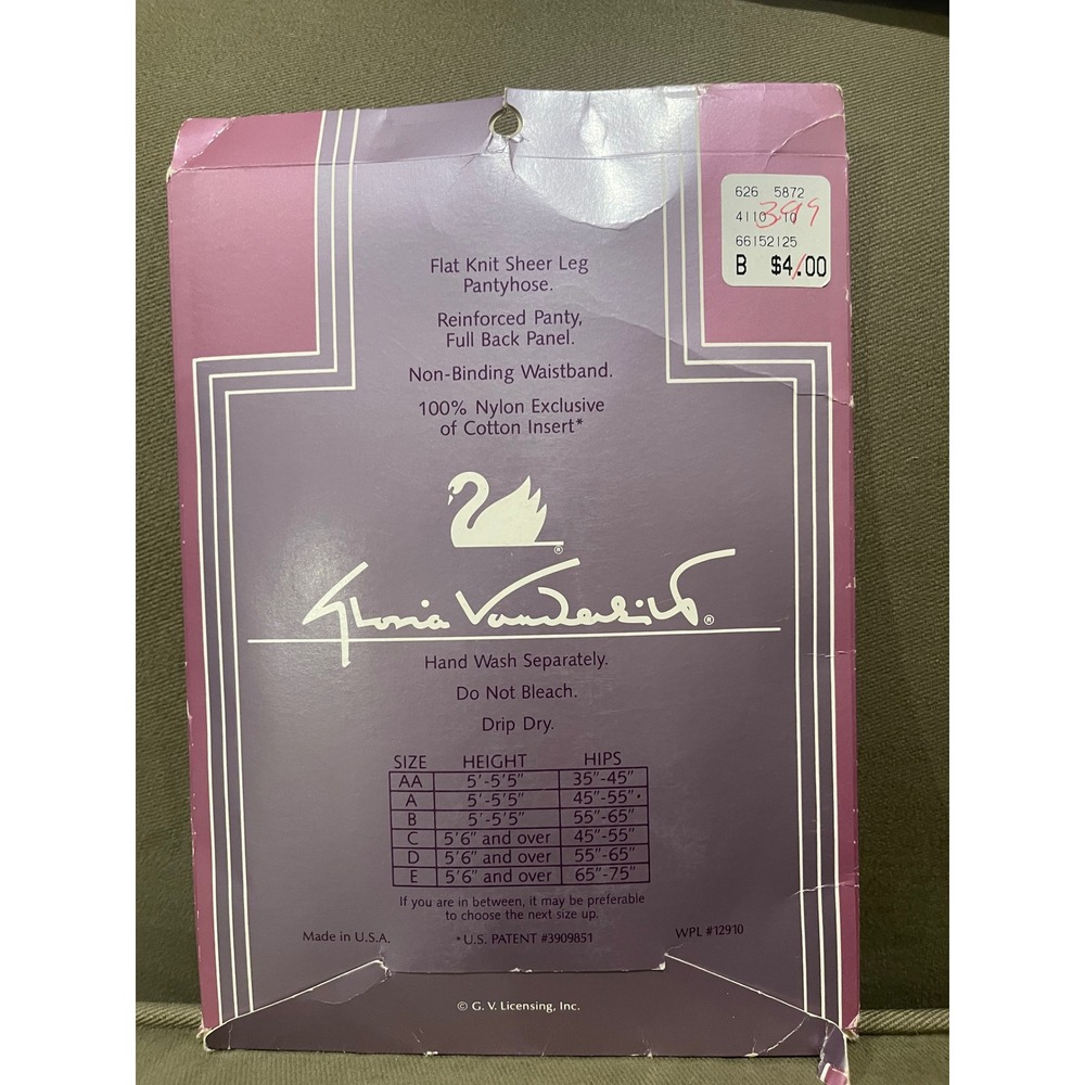 Vintage Gloria Vanderbilt Daysheer Sandalfoot Pantyhose White Size B No 4110 USA